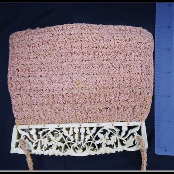 Vintage Pink Purse, Carved Frame, Small 20s Flapper Handbag - Picture 7 of 13